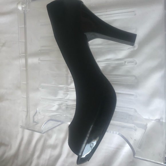 Black Fergalicious platform peep-toe heels - Picture 4 of 5